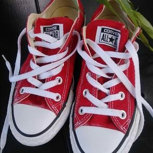 Women’s Red Converse Sz 7 EUC